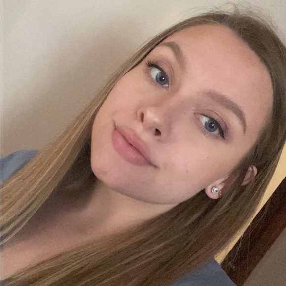 Meet your Posher, Paige - Picture 1 of 1